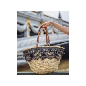 Panier noir avec rose noir