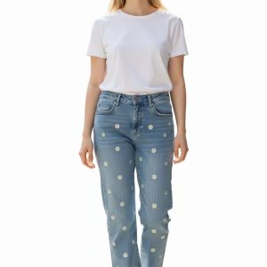 Jean droit à fleurs brodées