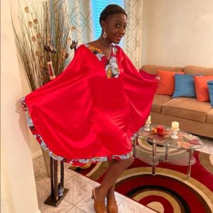 Robe en soie chauve-souris mi courte