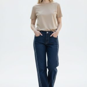 Jean à coutures torsadées