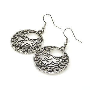 Boucles d’oreilles de style bohème avec arabesques