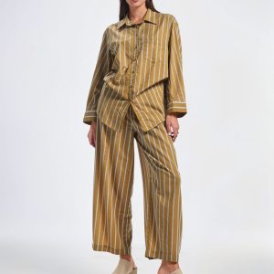 Chemise à plis rayée